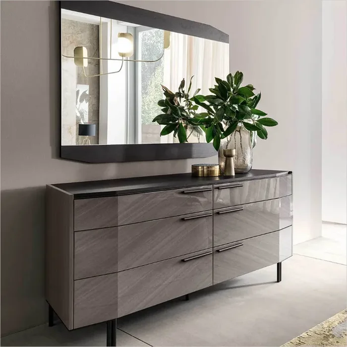 Leones Dresser