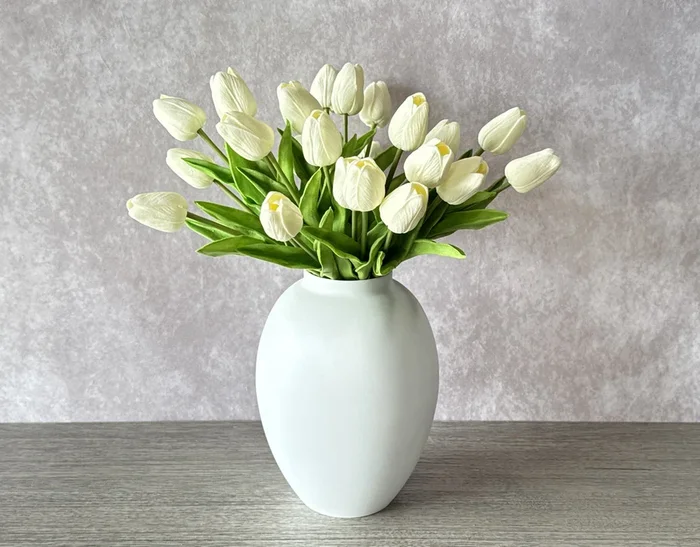Real Touch Mini Tulip – Ivory (25 Stems)