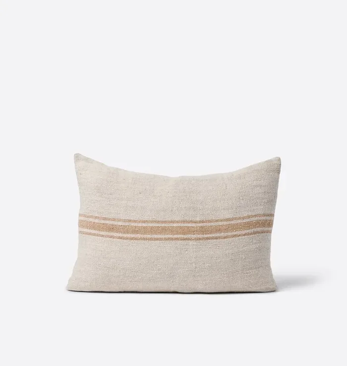 Sia Vintage Lumbar Pillow 18″ x 26″